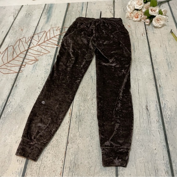 Lululemon 2 ready to crush velvet joggers French press chocolate brown lounge - Picture 10 of 12